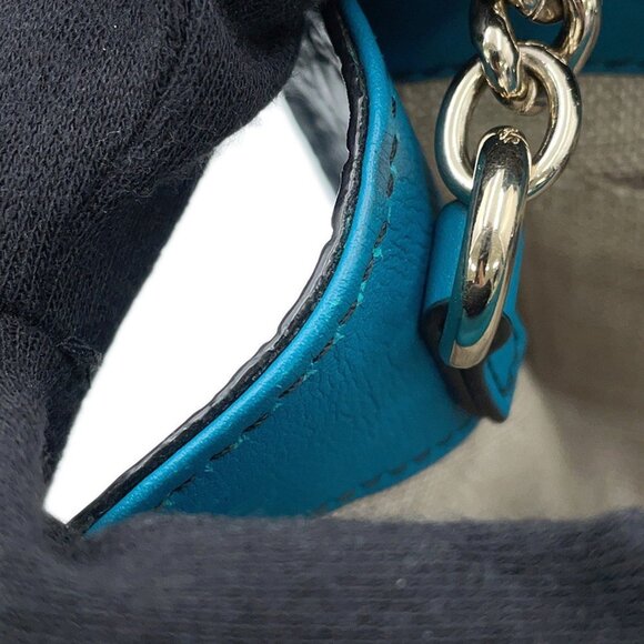 GUCCI Authentic Leather Shoulder Bag - Picture 12 of 16